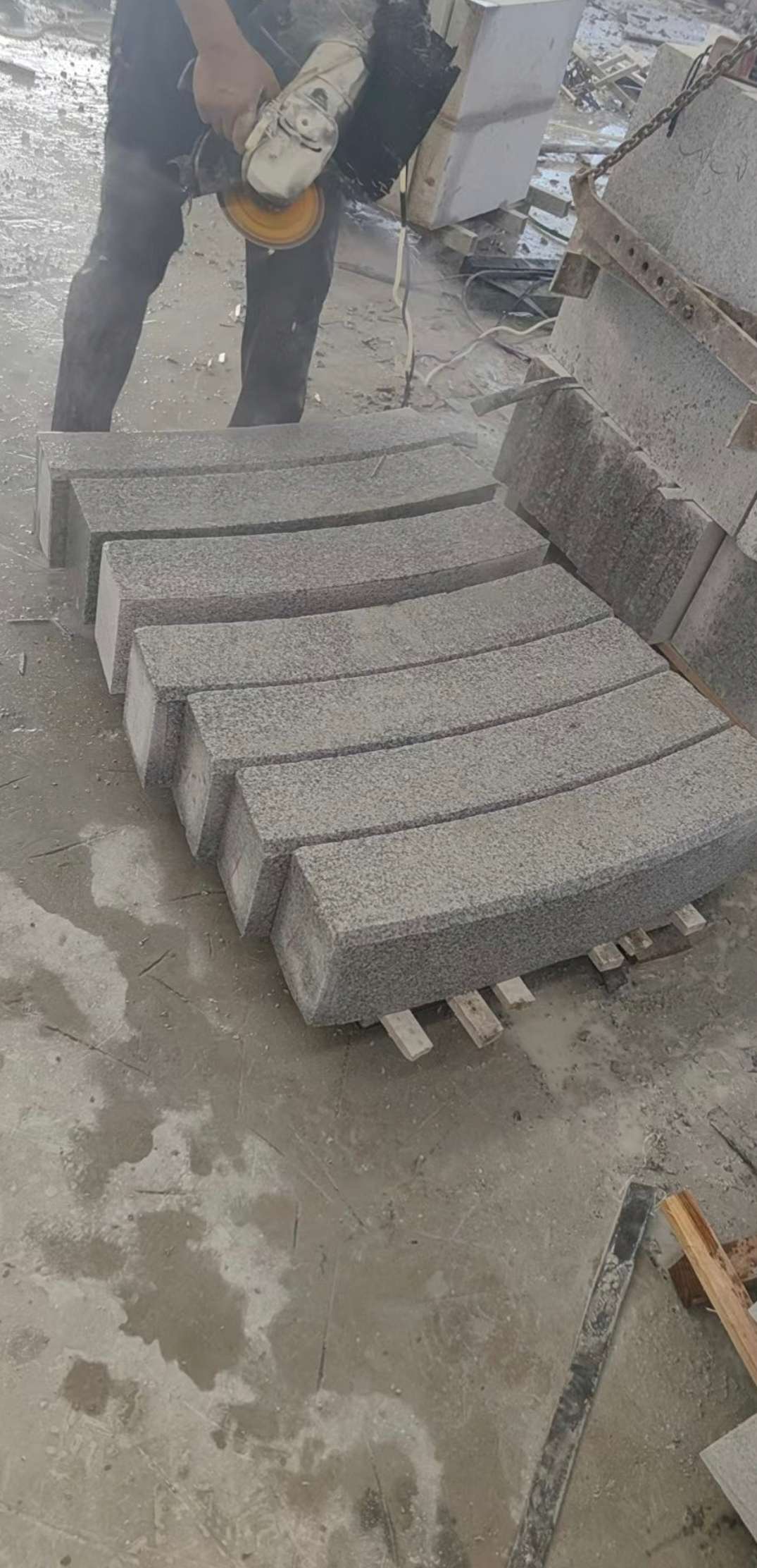 三明芝麻白弧形路牙石