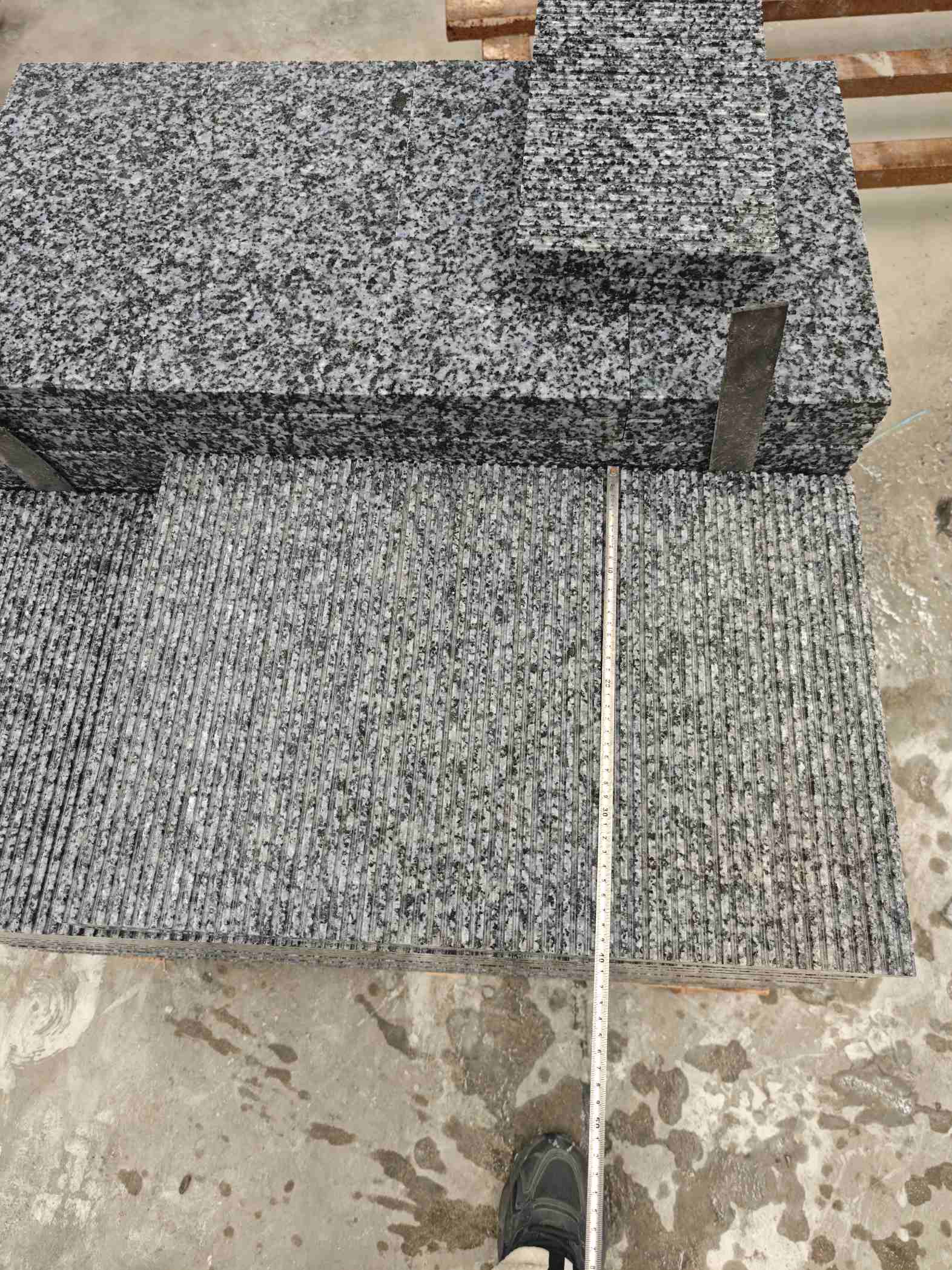 三明芝麻黑拉丝面