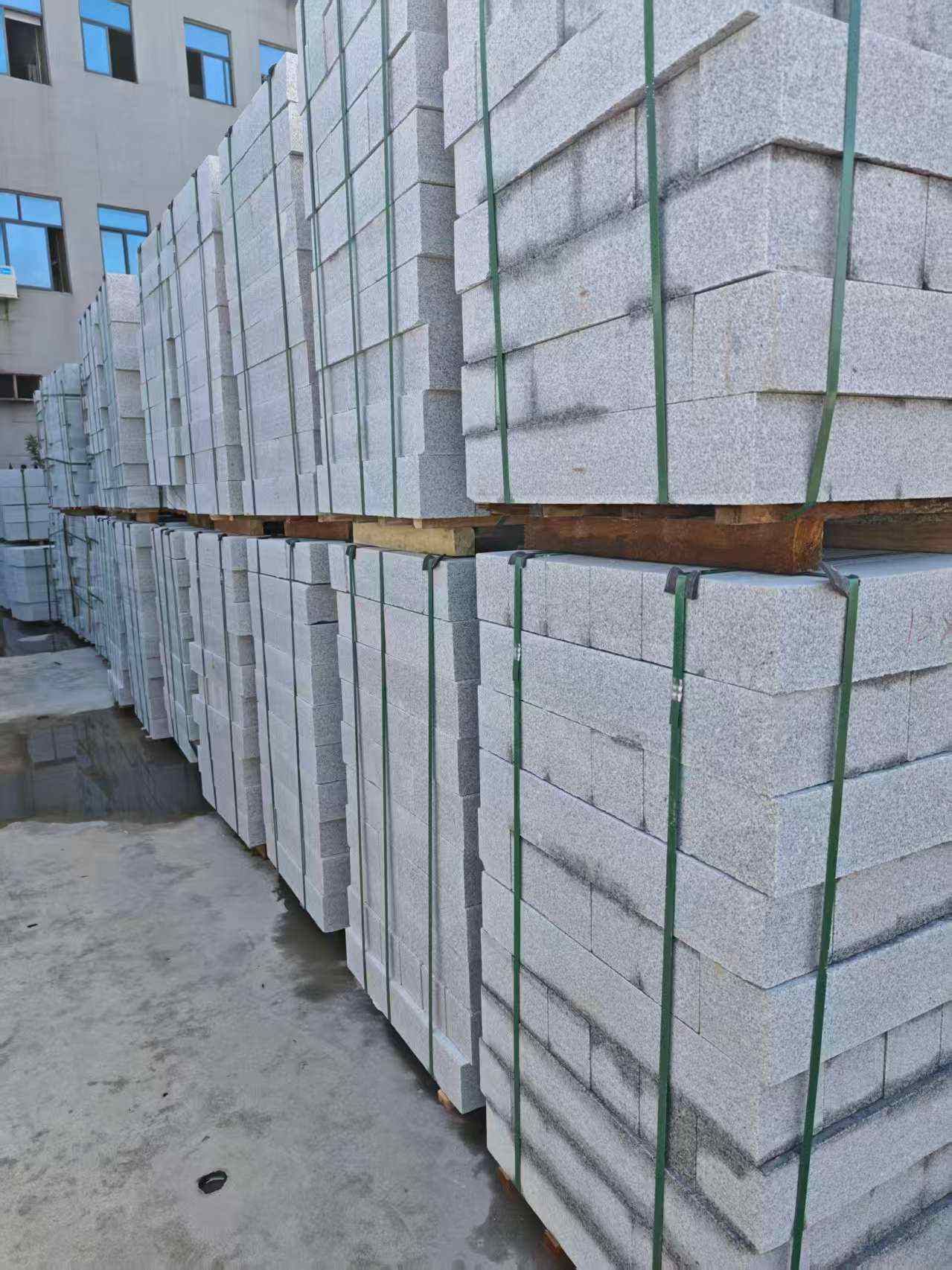 三明芝麻白路牙石，路侧石