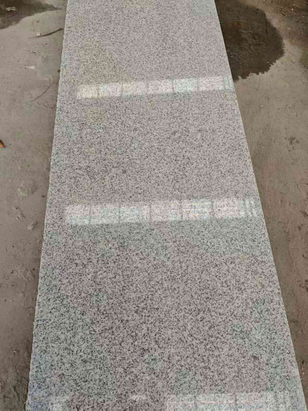 三明芝麻白光面毛板